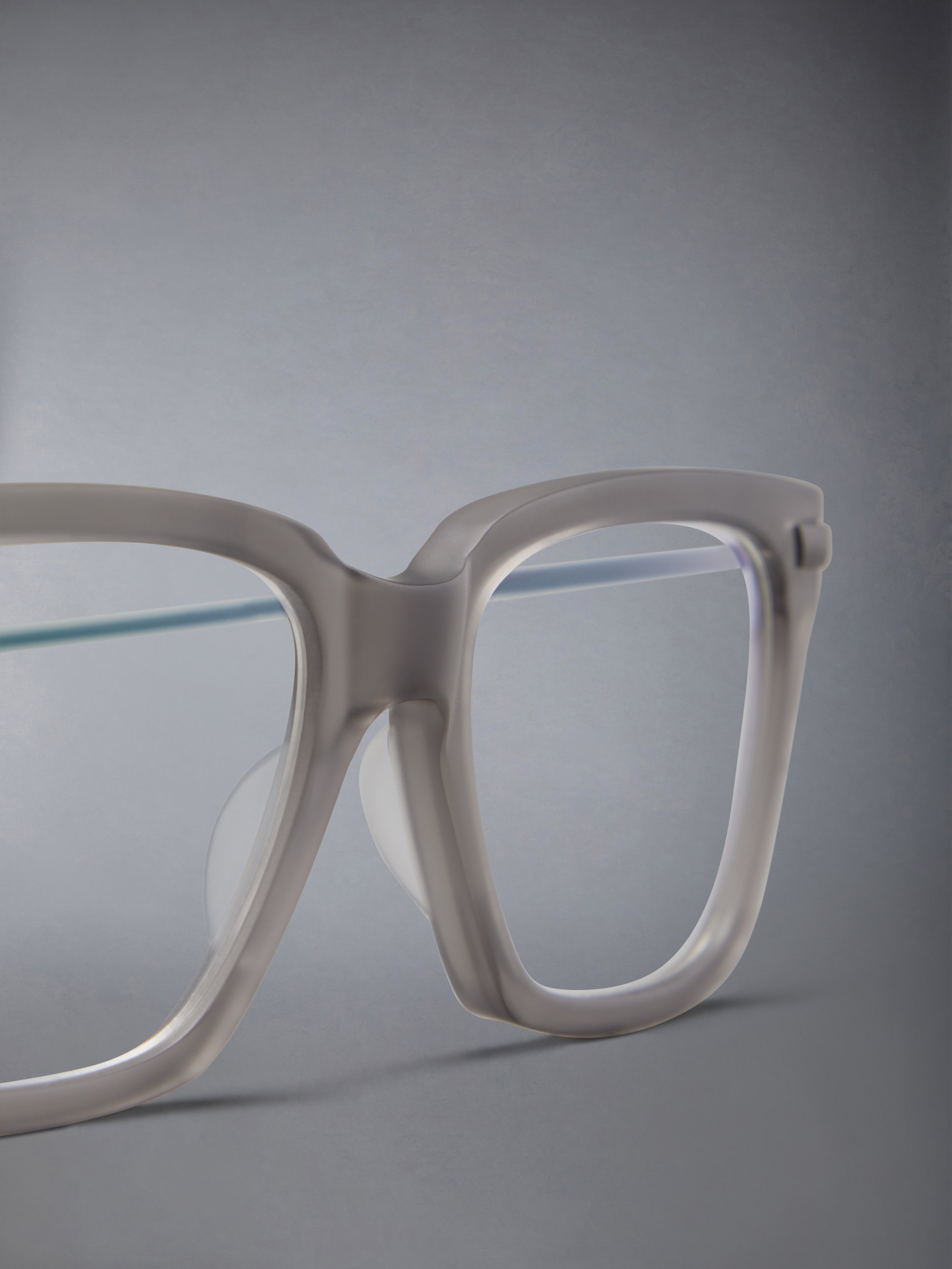 【送料&関税込】Thom Browne Ueo701a/g0003 Eyewear - Unisex Acetate And Titanium Rectangular Eyeglasses | Thom Browne