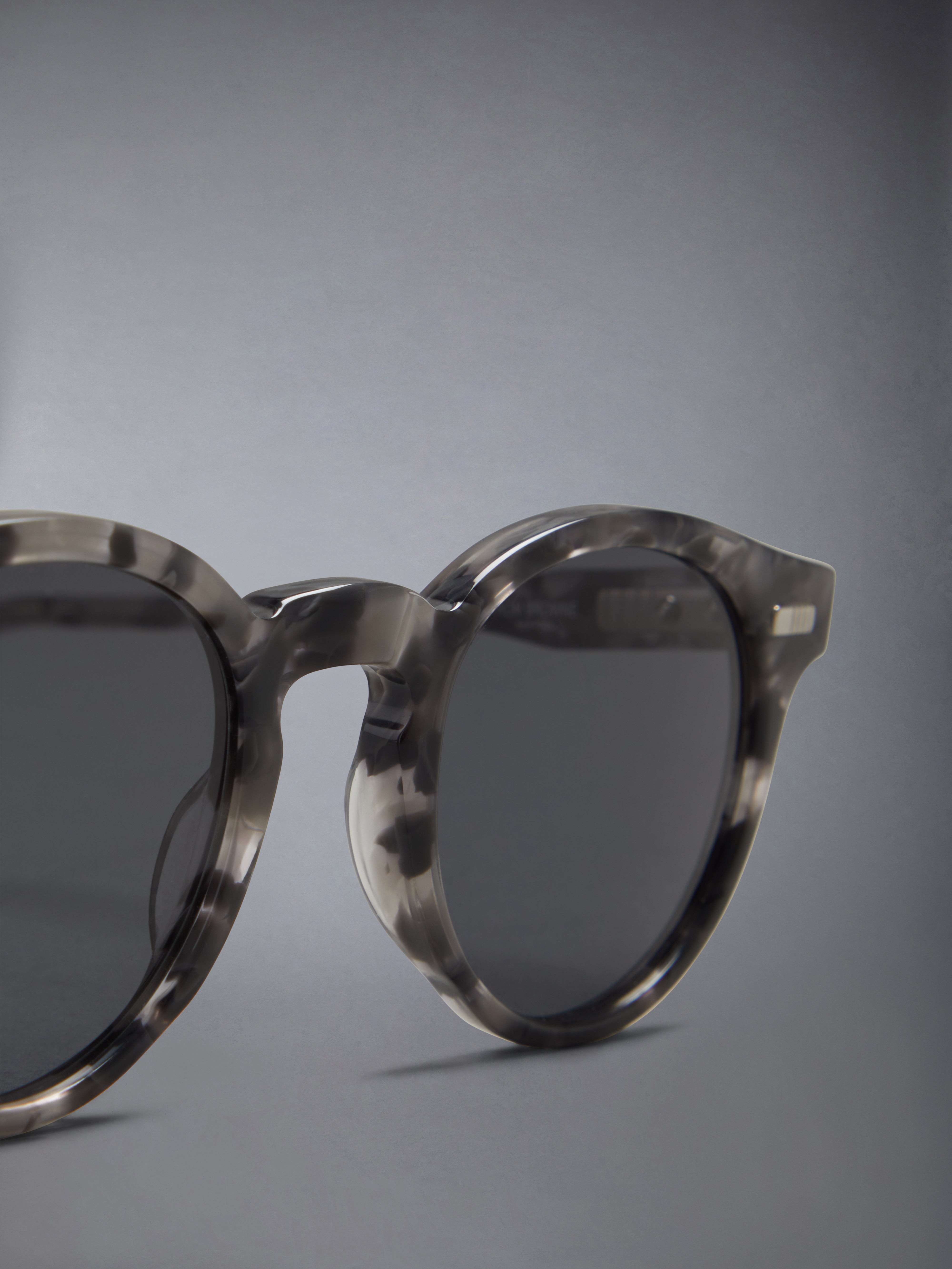 【送料&関税込】Thom Browne Round - Dark Grey Sunglasses Thom Browne Eyewear round-frame side-shields Sunglasses