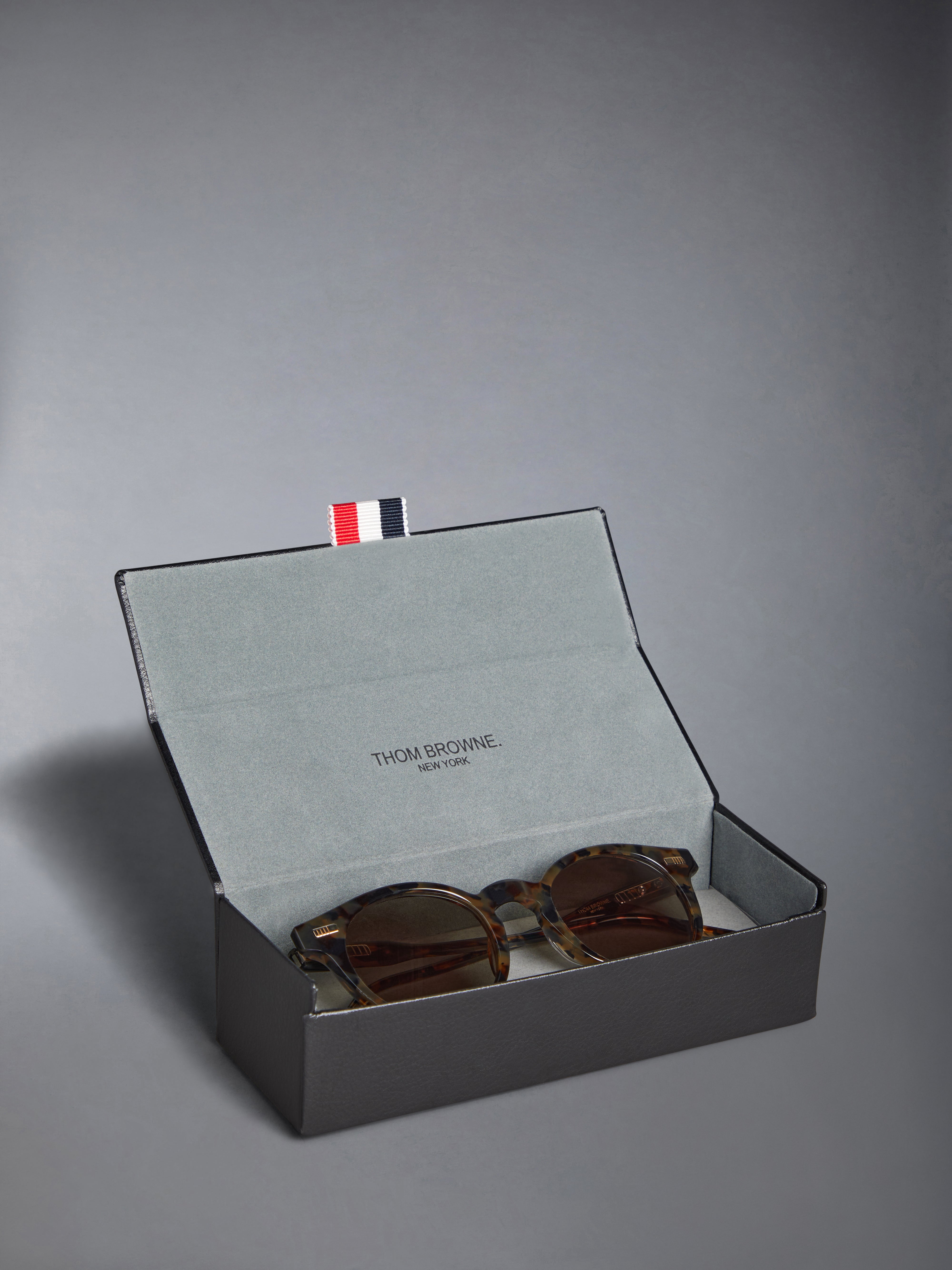 【送料&関税込】Thom Browne UES404A/G0002 Sunglasses - Unise Acetate Round Sunglasses | Thom Browne