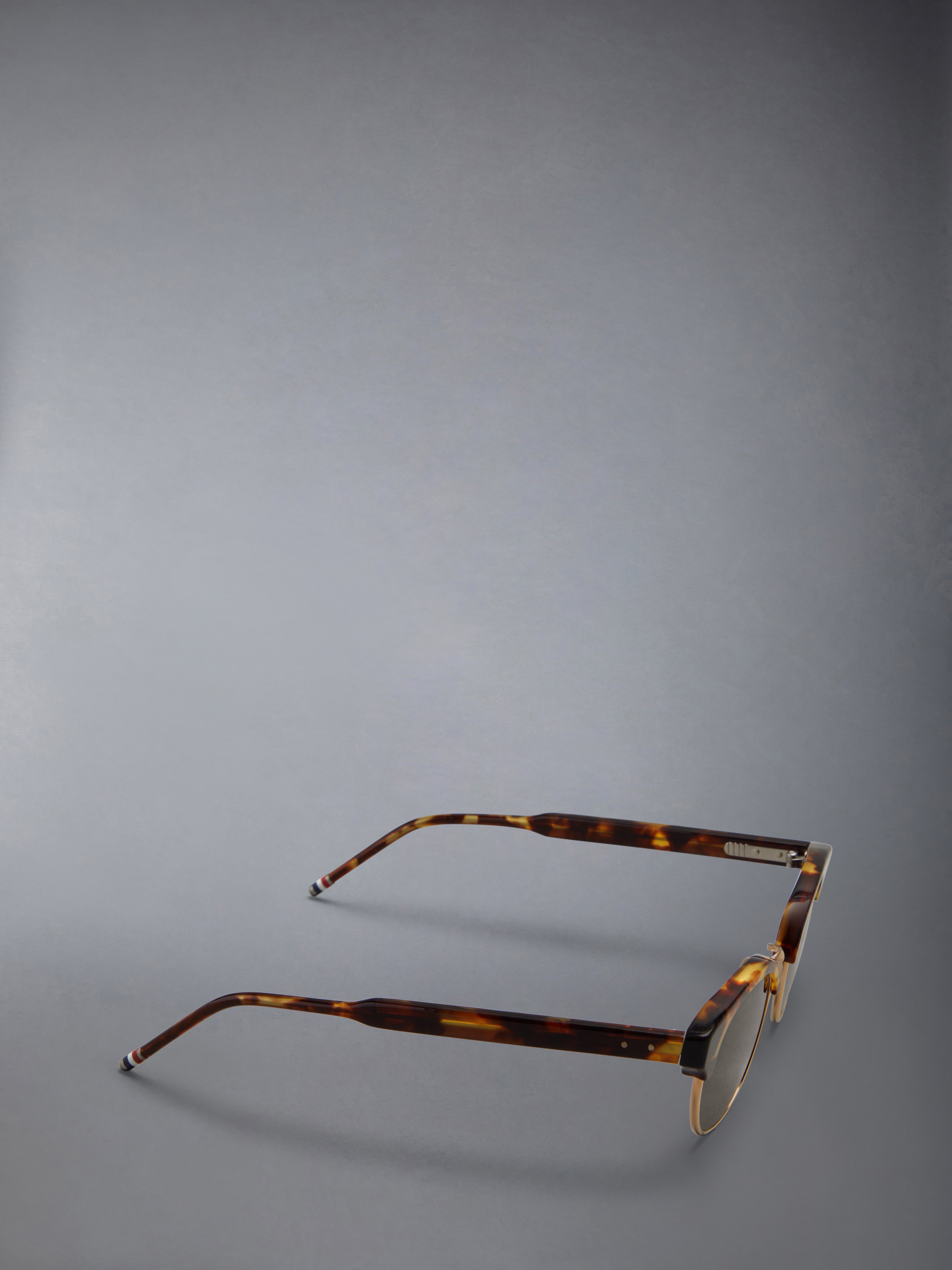 THOM BROWNE アヒエタ フレム サンクラス UES800AG000321 215 Acetate And Titanium Rectangular Aviator Sunglasses | Thom