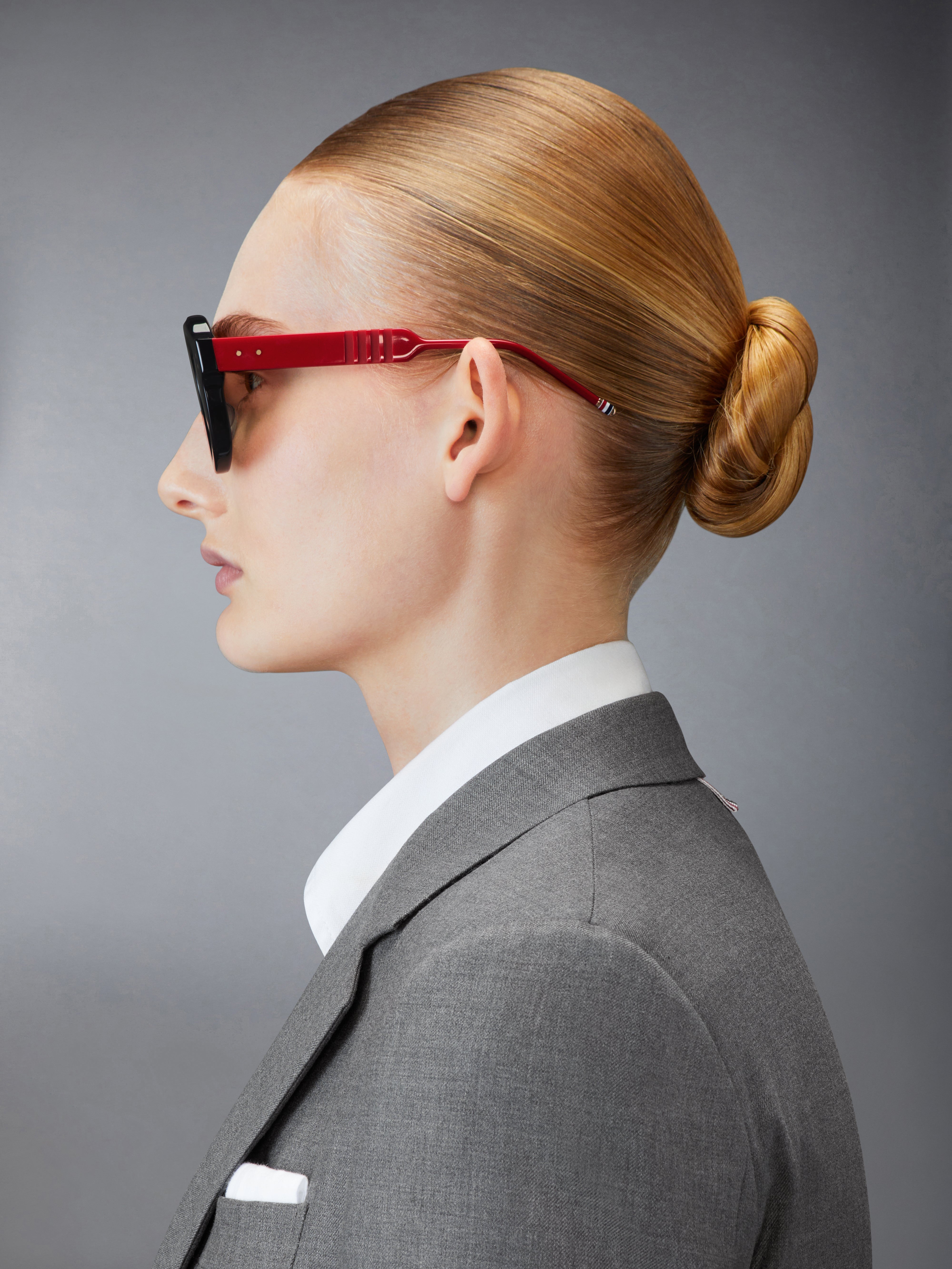 【送料&関税込】Thom Browne UES923A/G0002 Sunglasses - Unise Thom Browne UES923A-G0002 Shiny Black/Dark Grey (923A-001