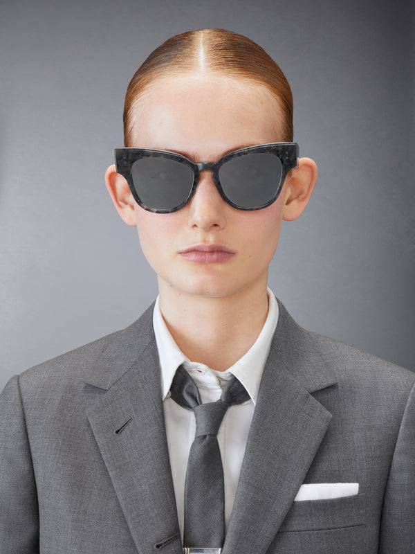 TORTOISE ACETATE CATEYE SUNGLASSES - image 3