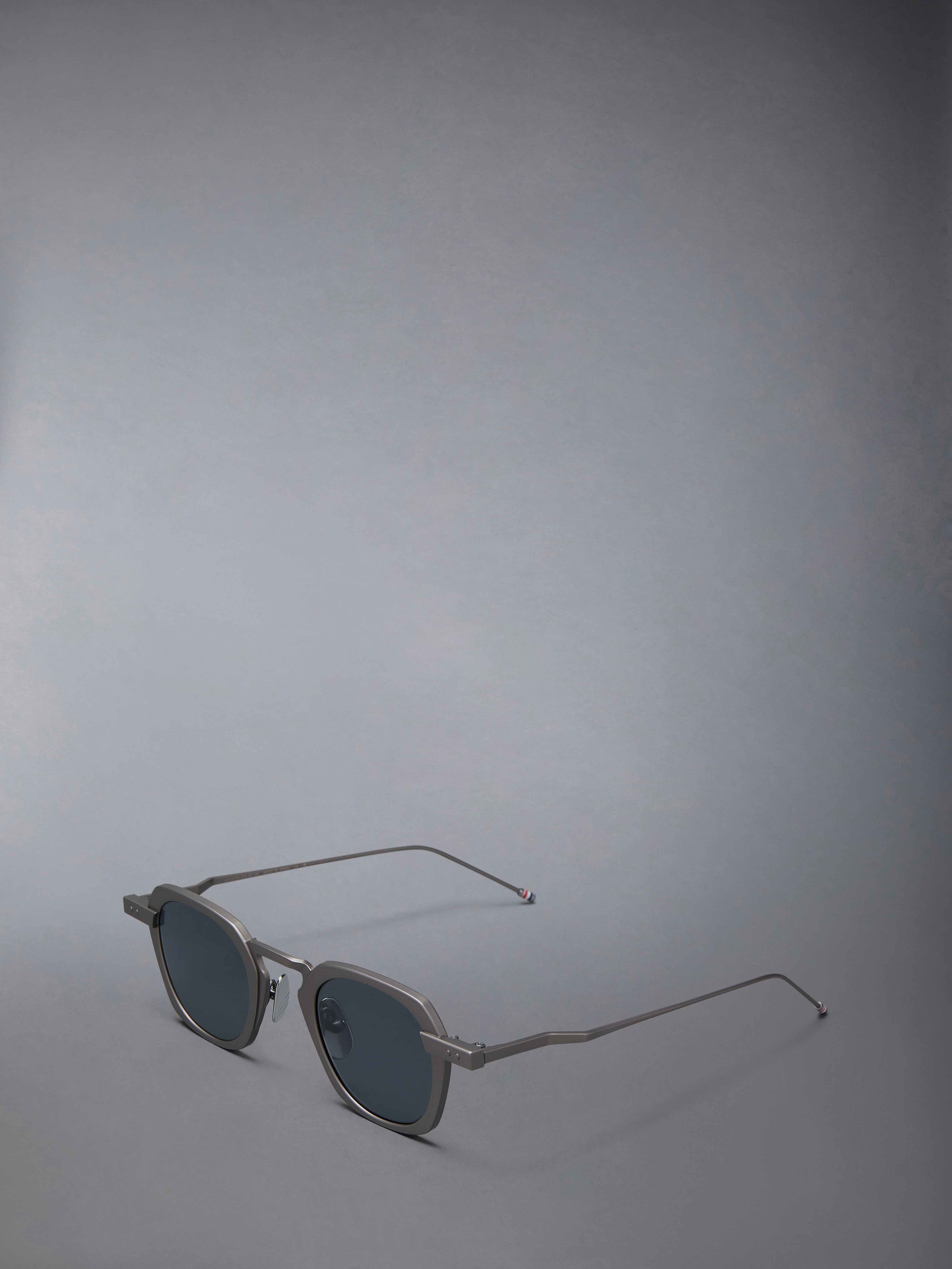 【送料&関税込】Thom Browne Square Frame Glasses - Unisex Thom Browne Square Eyeglasses TBX909-49-03 Navy Blue Metal