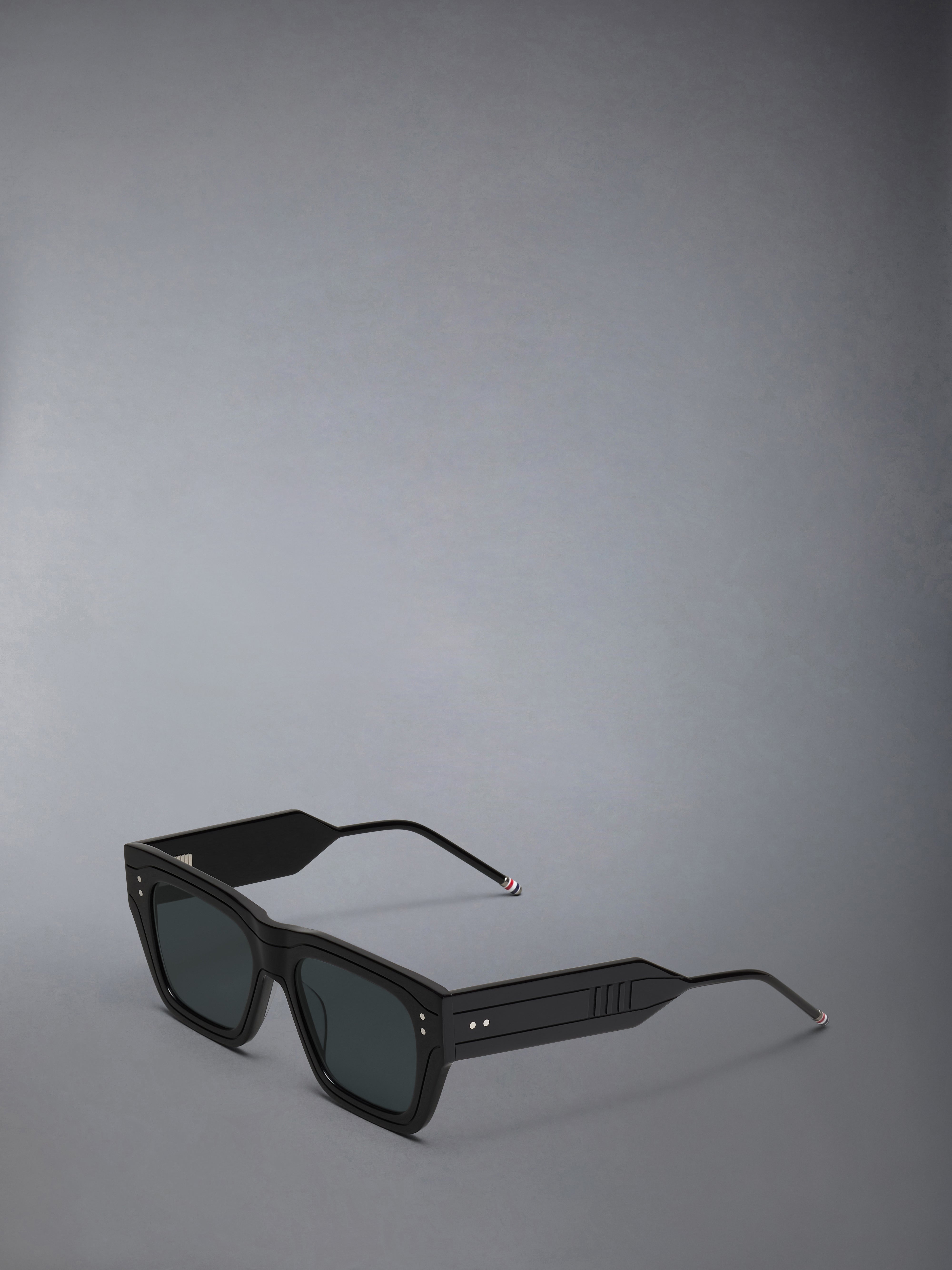 TOM BROWN スクエアサングラス ブラック/ホワイト TOM FORD Eyewear FT1154 スクエア サングラス | ブラック