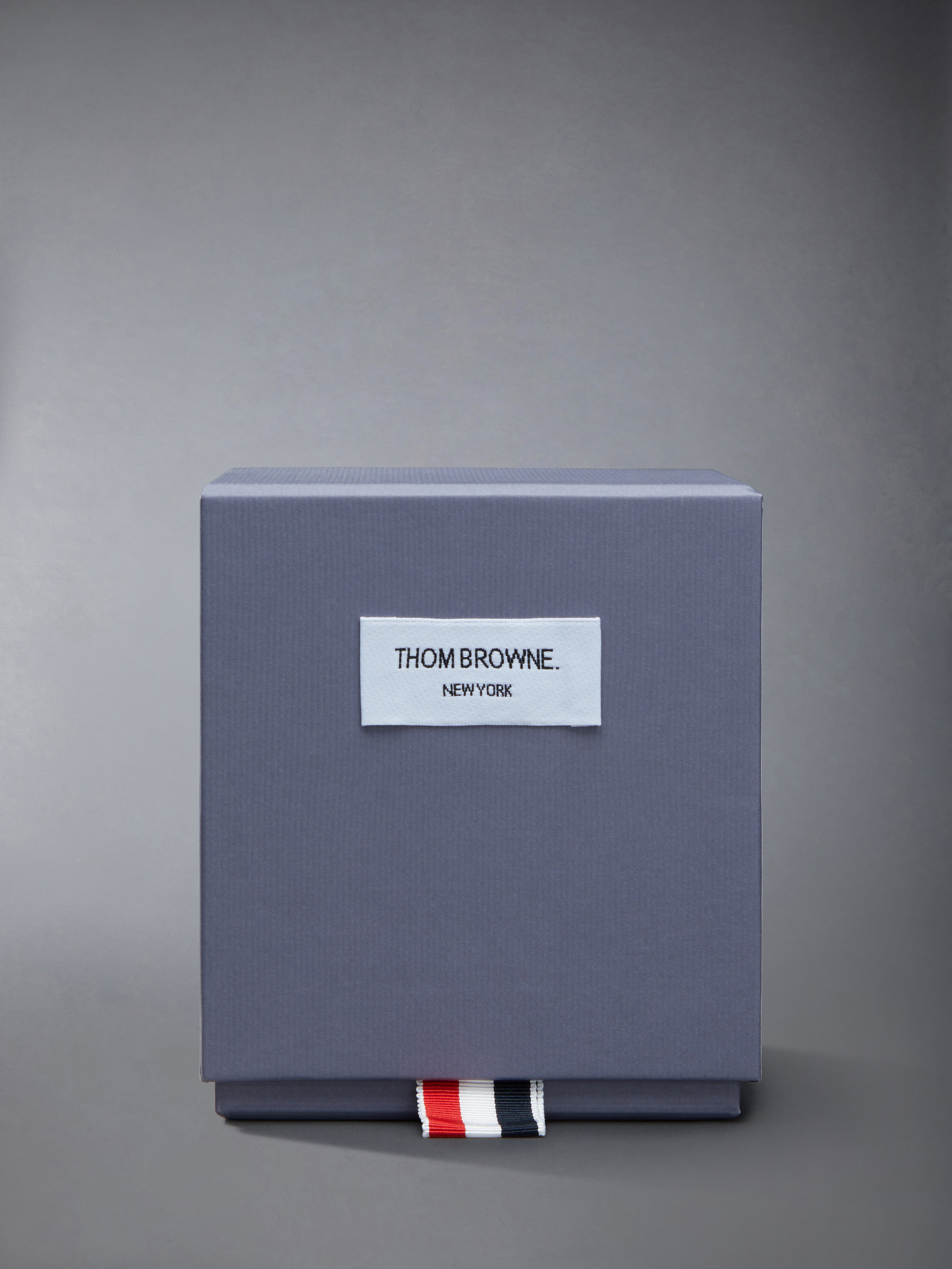 【新品】THOM BROWNE トム・ブラウン　キャンドル 09.27.65.02 ベチバー＆グレープフルーツ バカラ キャンドル 175