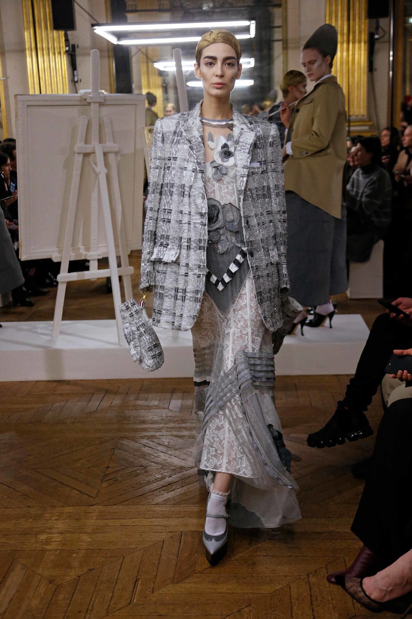 2018 가을 겨울 여성복 런웨이 - LOOK 2