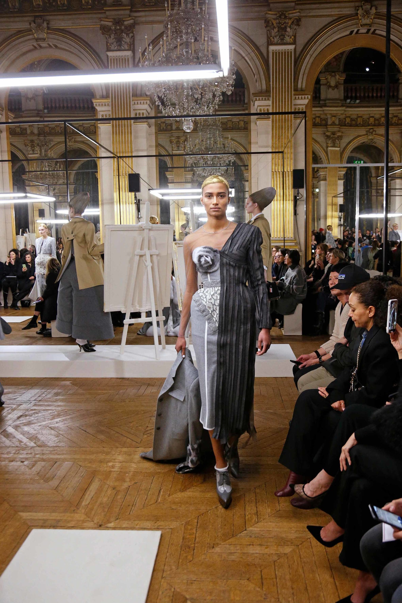 2018 가을 겨울 여성복 런웨이 - LOOK 20