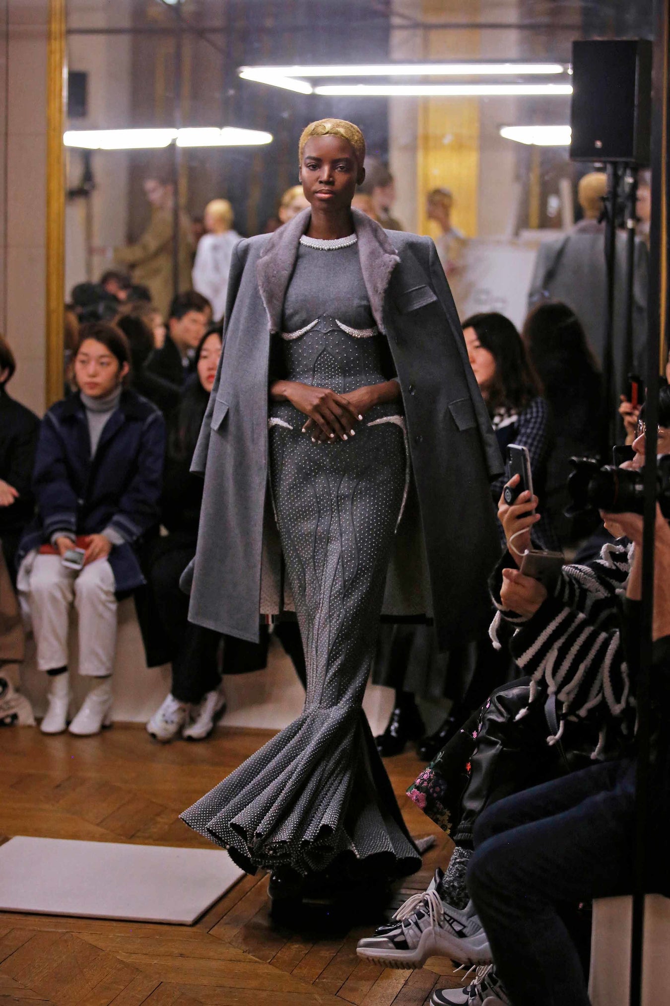 2018 가을 겨울 여성복 런웨이 - LOOK 31