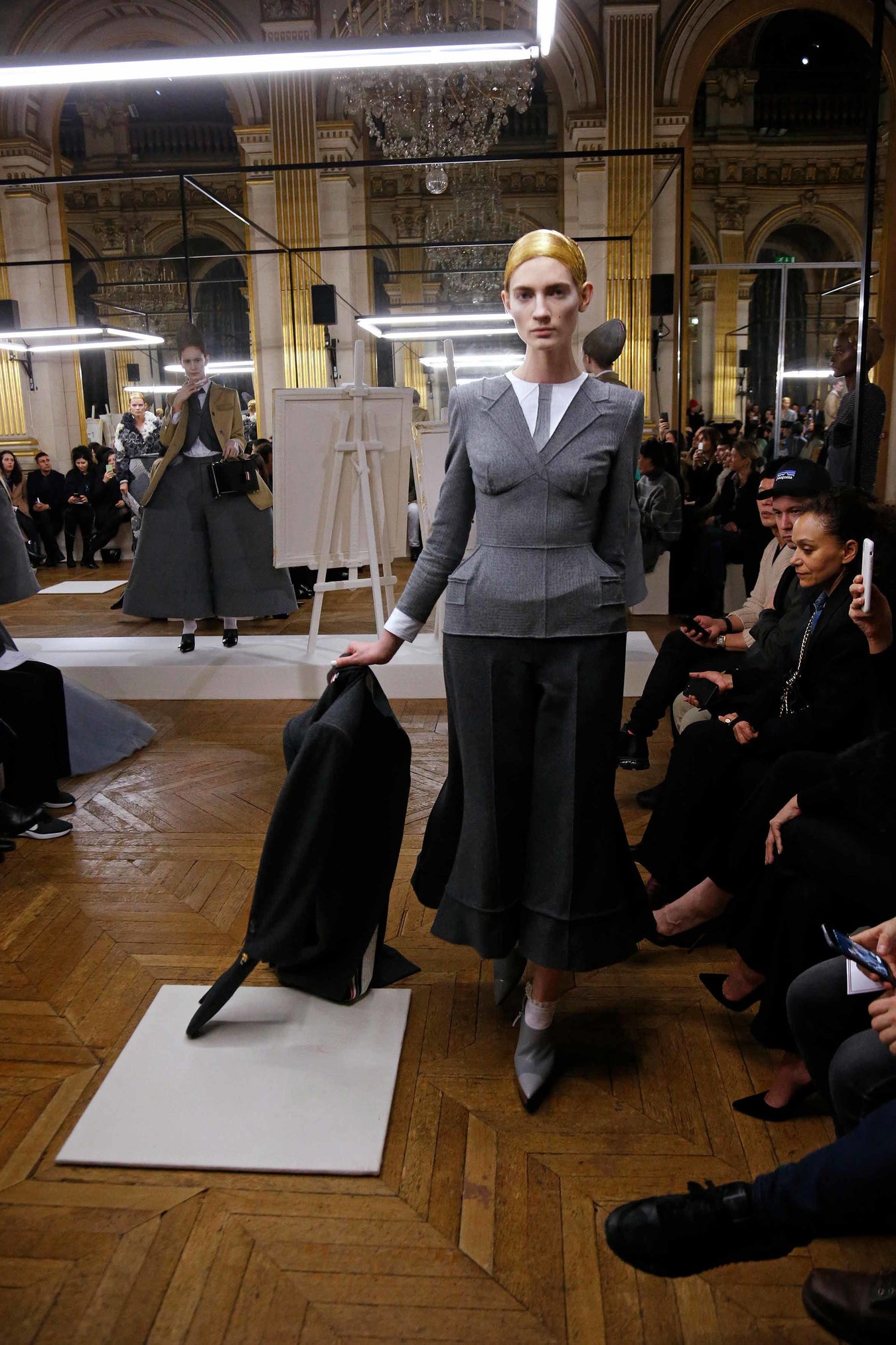 2018 가을 겨울 여성복 런웨이 - LOOK 4