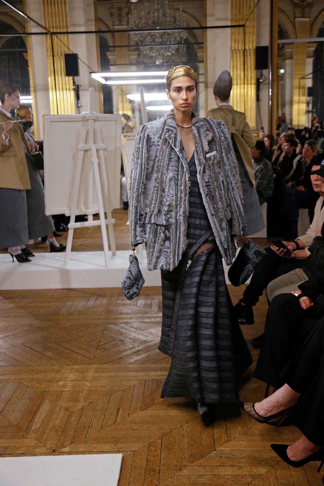 2018 가을 겨울 여성복 런웨이 - LOOK 6