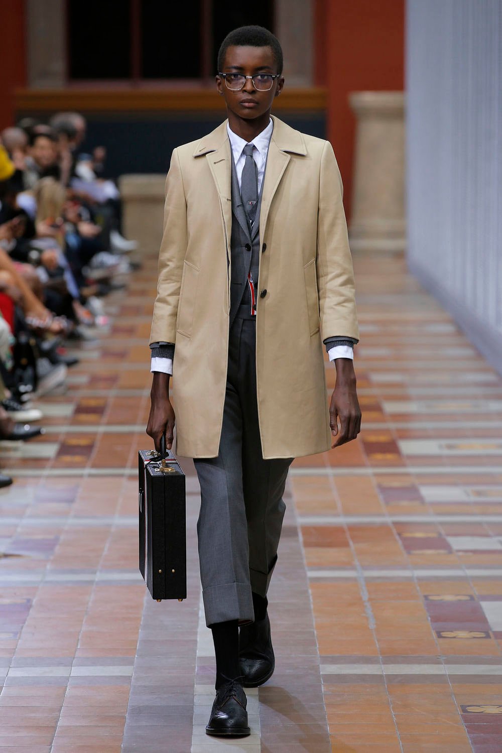 WOMENS FW 2019 RUNWAY